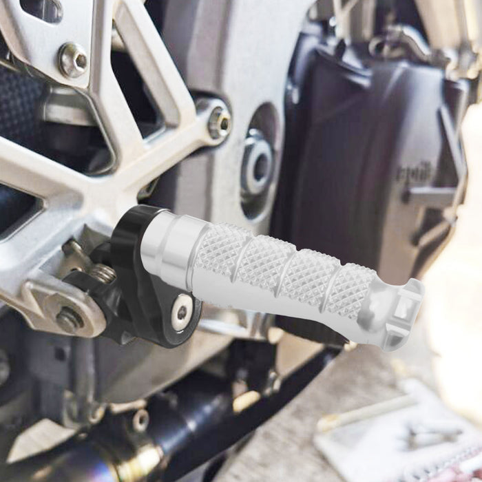 Front 25mm extension foot pegs for Moto Guzzi V9 V7 V100 R-Fight, adjustable MC Motoparts motorcycle foot pegs installed.