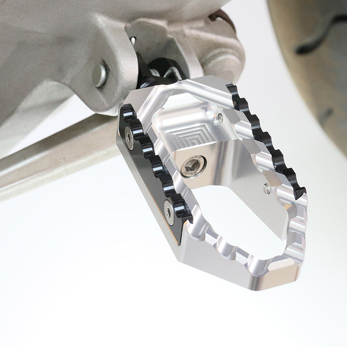 MC Motoparts touring wide foot pegs for Aprilia Tuono 125, 660, 1000 V4R V4RTRC motorcycle standard foot pegs installed