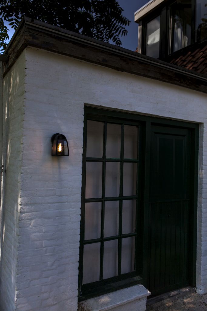 Lutec 5273702012 kelsey ip44 e27 wall light in black with clear glass