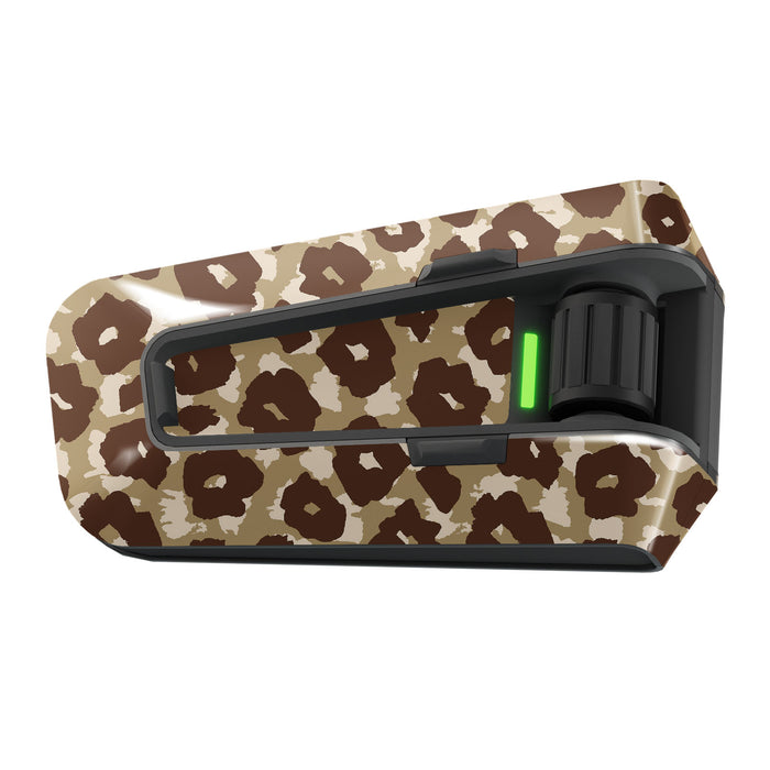 Cardo Packtalk Edge sticker with tactical camo vinyl wrap, glossy finish, featuring wild camouflage design by MC Motoparts.